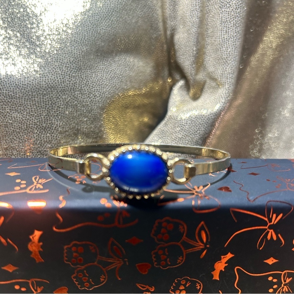 Vintage Avon Gold Bracelet 1970’s blue Cabochon Stone - Picture 3 of 4